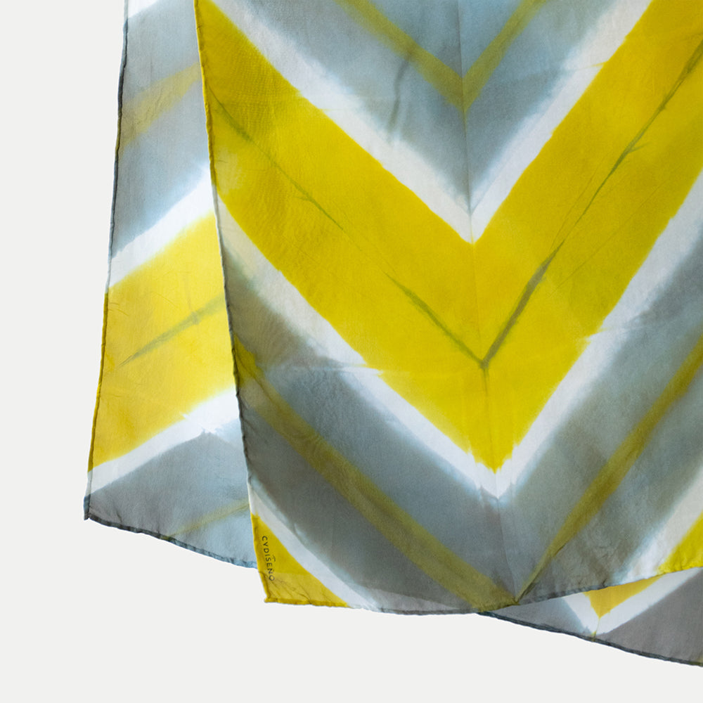 Pañuelo seda shibori zigzag amarillo