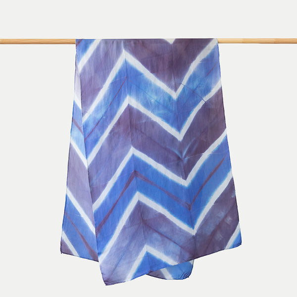 Pañuelo seda shibori zigzag azulino