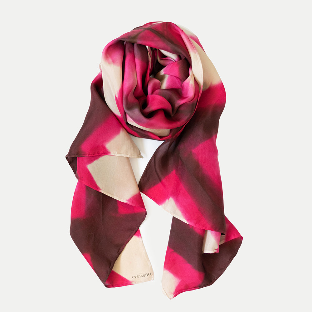 Pañuelo seda itajime shibori rombos fucsia