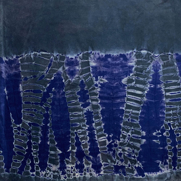 Funda cojín terciopelo algodón shibori arashi azul-gris